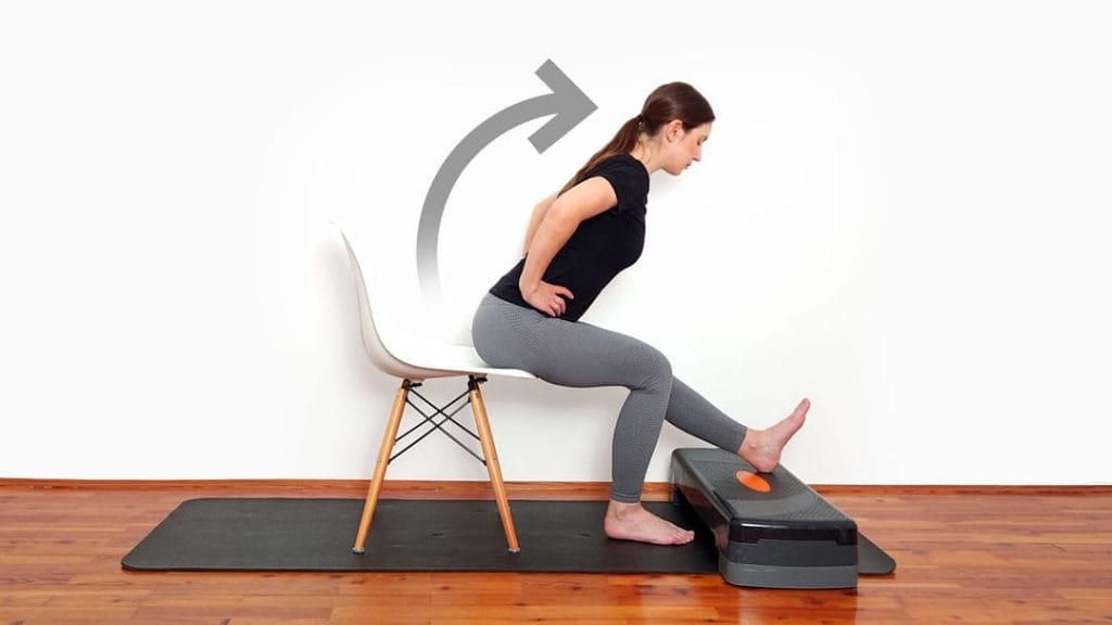 Raztezanje mišic zadnje lože v sedečem položaju korak 3