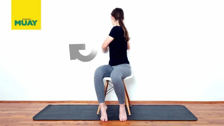 Törzsfordítás ülve – gerincmozgás és fájdalomcsökkentés