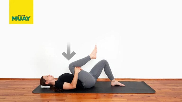 Egy térd mellkashoz húzása – nyújtás a deréknak